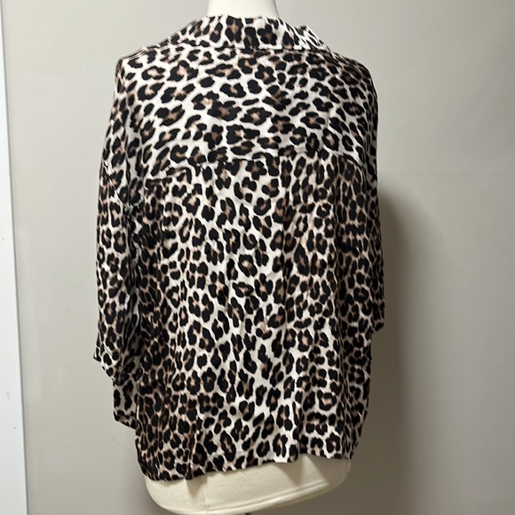 H&M leopard print button sown blouse with pocket - Picture 4 of 7